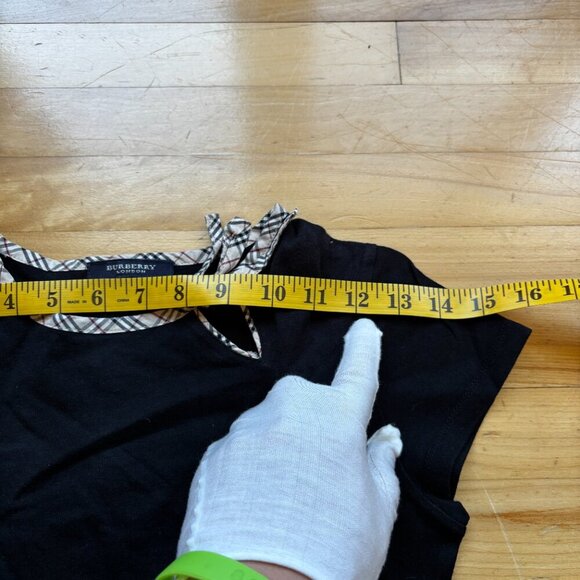 Burberry Girls Short Sleeve Tee with Bow Accent - Size 150A (US 12-13Y) - Picture 2 of 10